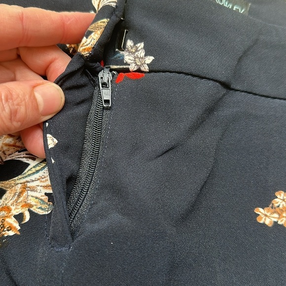 Cynthia Rowley floral dress slacks. Size 4. Black with floral print. - Picture 3 of 8